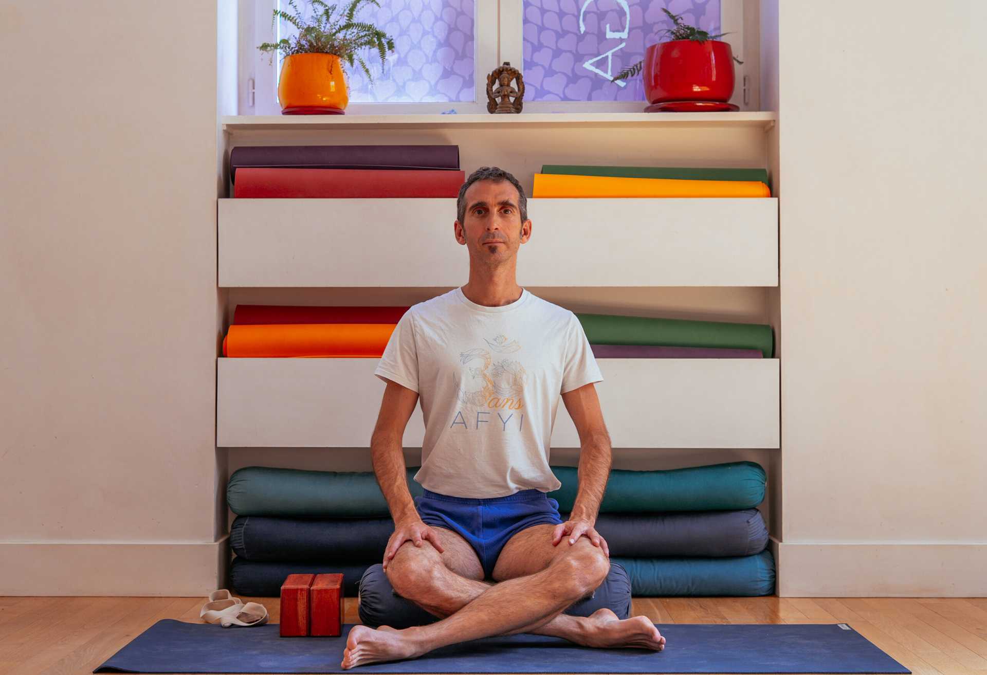 Stéphane pratiquant le yoga
